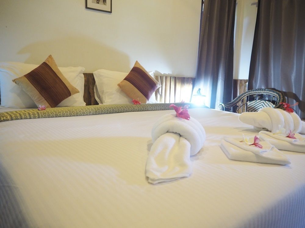 Euro Lanta White Rock Resort Koh Lanta Exterior photo