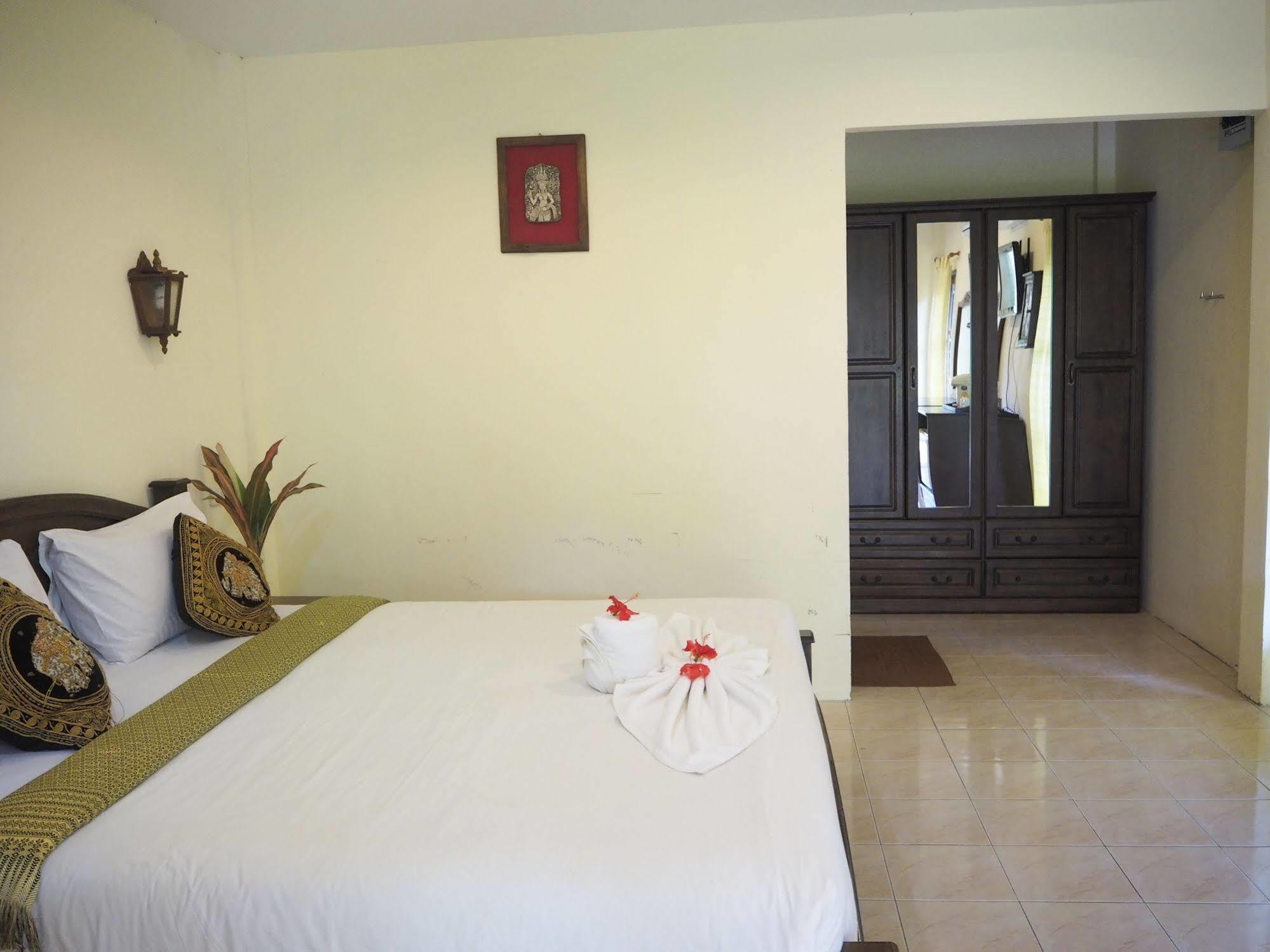 Euro Lanta White Rock Resort Koh Lanta Exterior photo