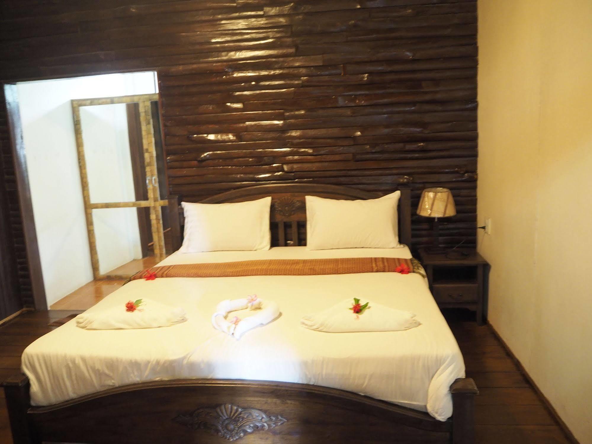 Euro Lanta White Rock Resort Koh Lanta Exterior photo